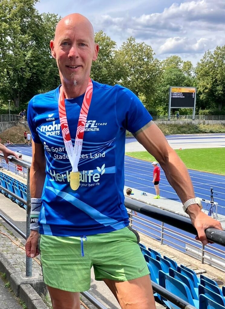 Dennis Dodt holt den Titel über 800 m bei den Norddeutschen Meisterschaften